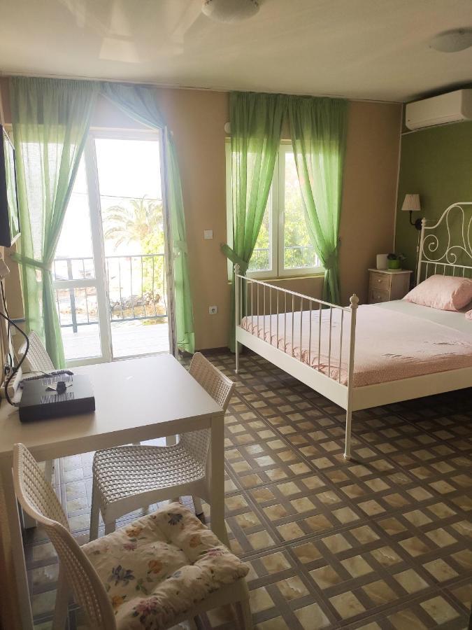 Studio Apartments Krasici ティヴァト 部屋 写真